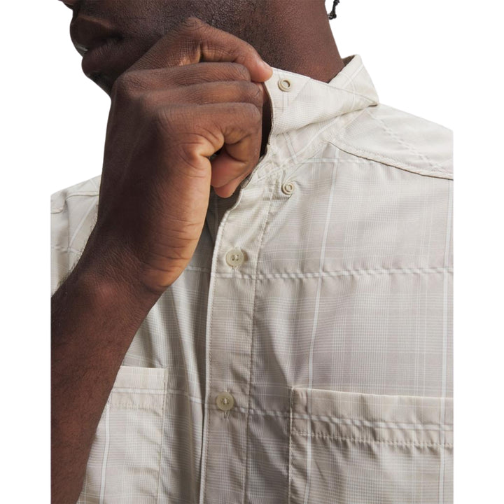 Under Armour Men's Outdoor Essential Woven Short Sleeve Shirt