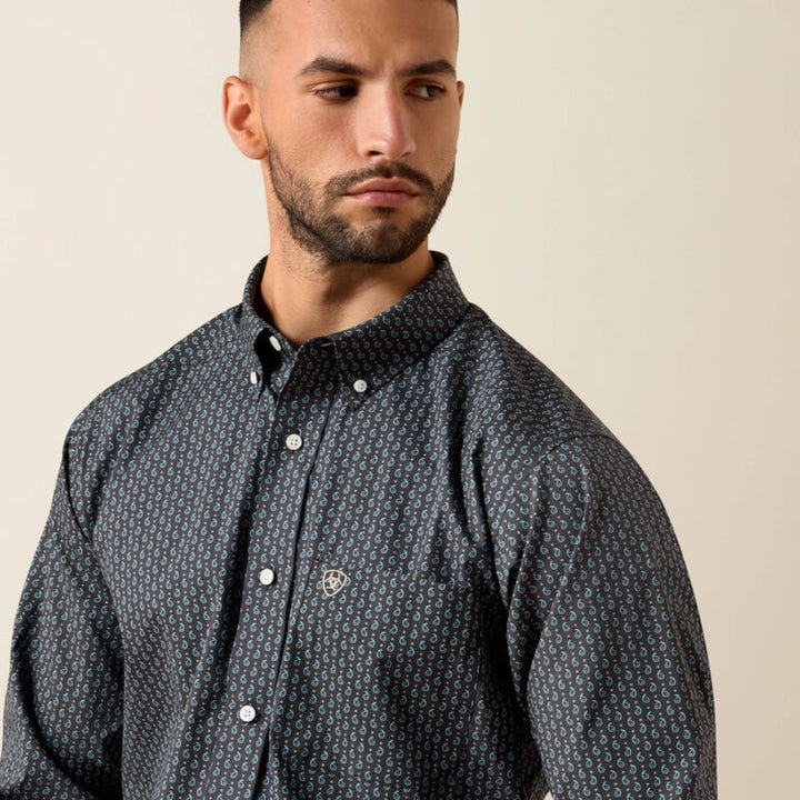 Ariat Men's Wrinkle Free Barnaby Classic Fit Shirt