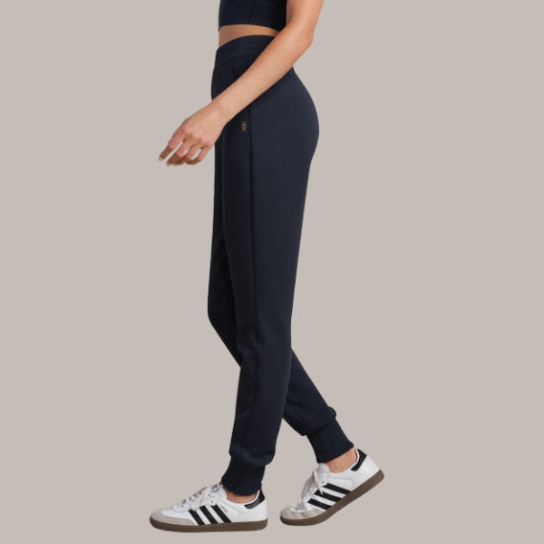 Rhone Women's DreamGlow Tapered Pant