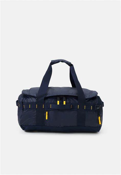 The North Face Base Camp Voyager - 32L