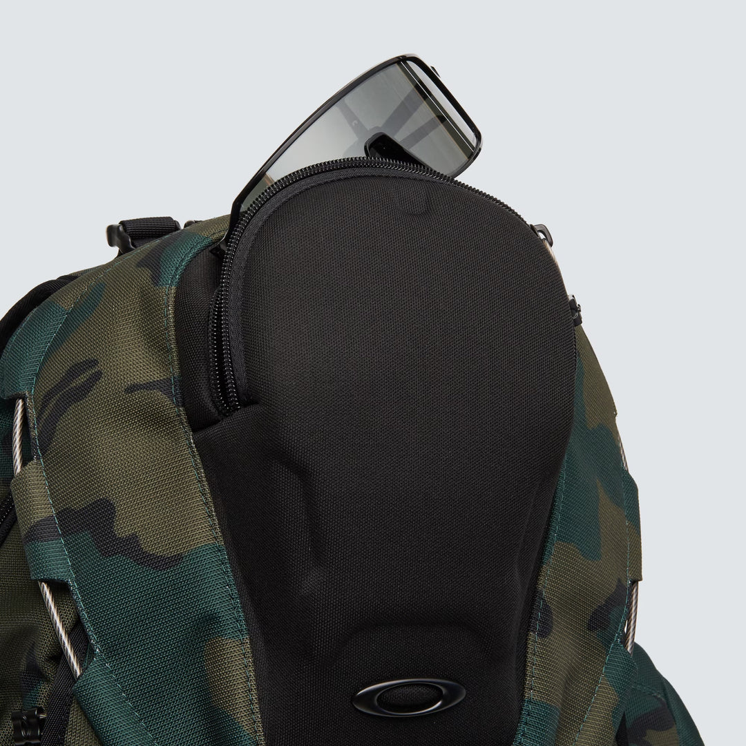 oakley patagonia backpack Oakley SI Kitchen Sink Backpack – Black Flag Outfitters