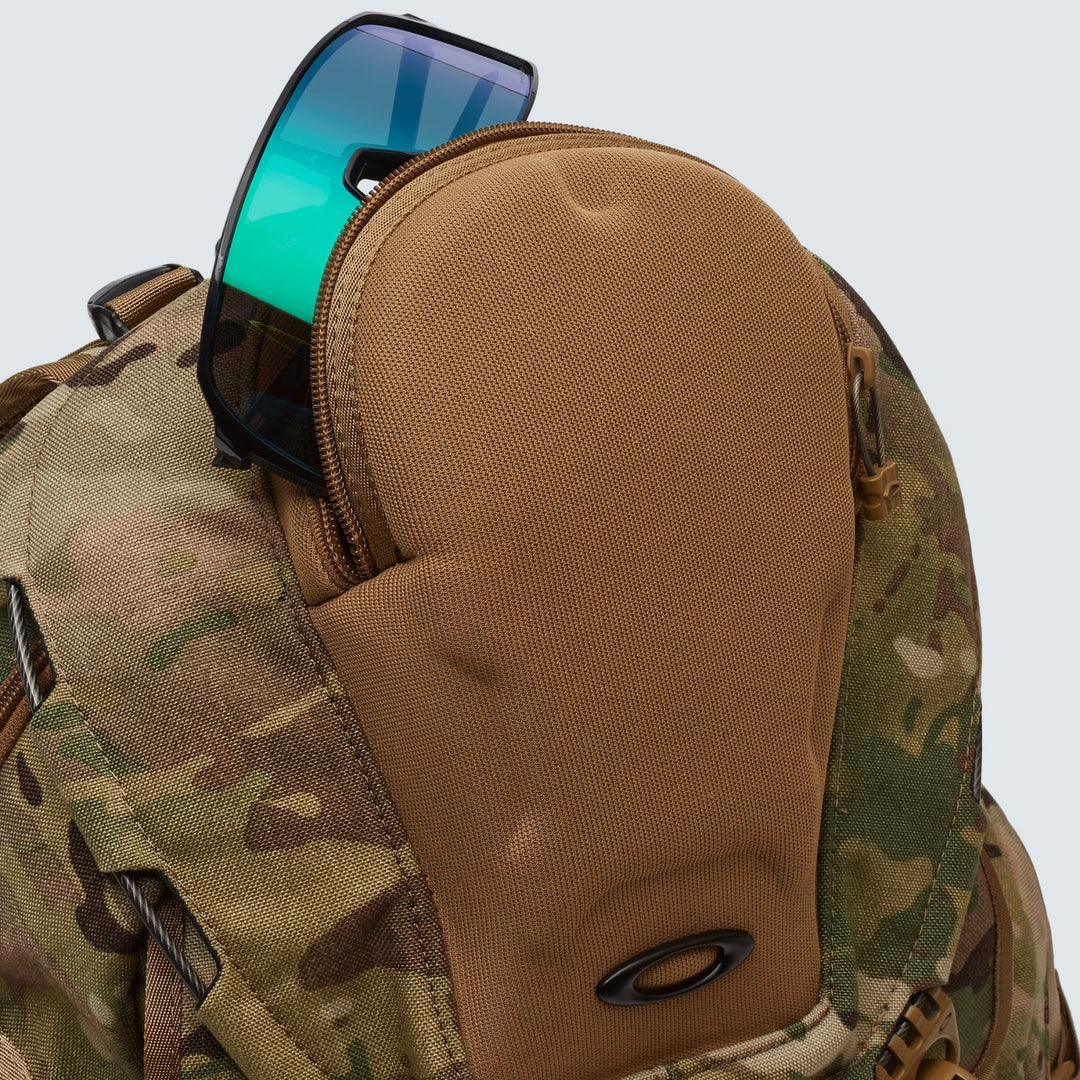oakley patagonia backpack Oakley SI Kitchen Sink Backpack – Black Flag Outfitters