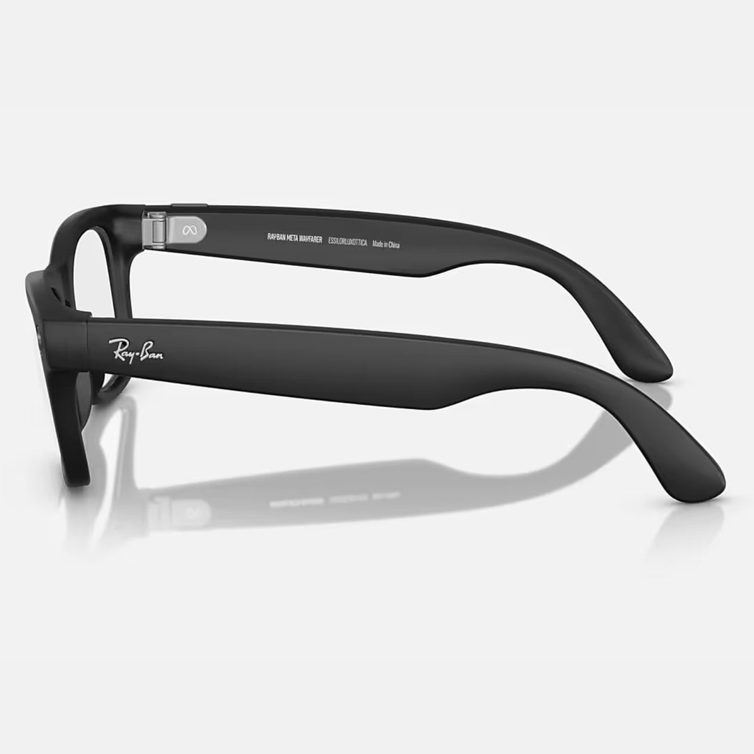 Ray-Ban Meta Wayfarer Gen 1 | Matte Black | Clear/Graphite Green Transitions® | RW4006 601S1M (Regular)